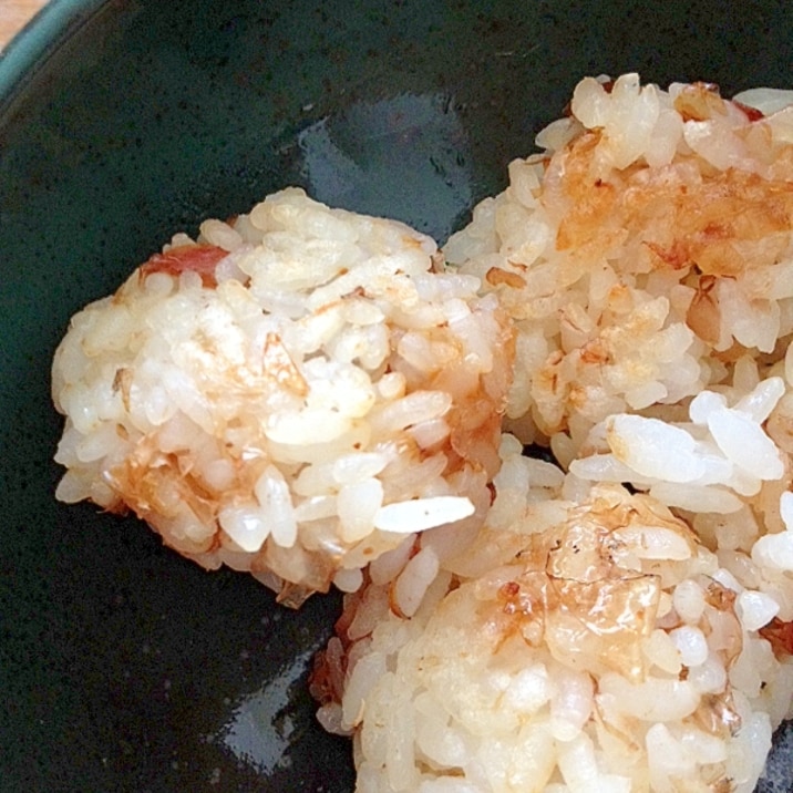 離乳食☆手づかみOK！おかかと味噌の焼きおにぎり